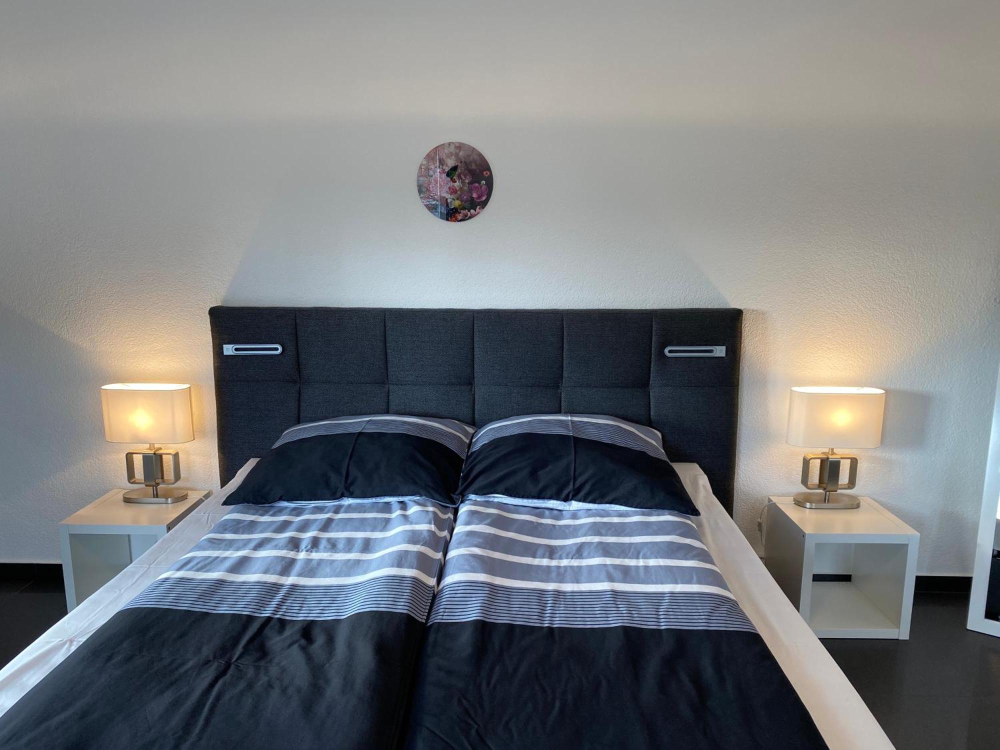 Preiswertes Stilvolles Zimmer Im Privaten Haus Mit Grossem Schoenem Modernem Gemeinschaft Badenzimmer Lorrach Exterior photo